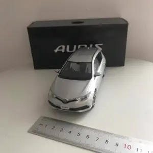 1/30 Scale Toyota Auris Diecast Model Collectible 68 S8edaec5780d94660999b3d879ceb3ddeu