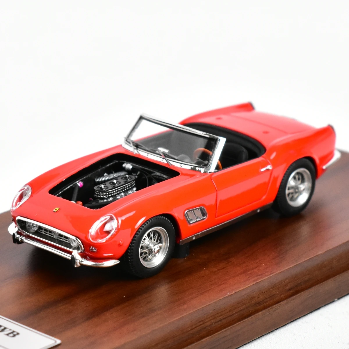 YM 1:64 250 GT California Spider Model Car 3 YM 1:64 250 GT California Spider Model Car - Image 3