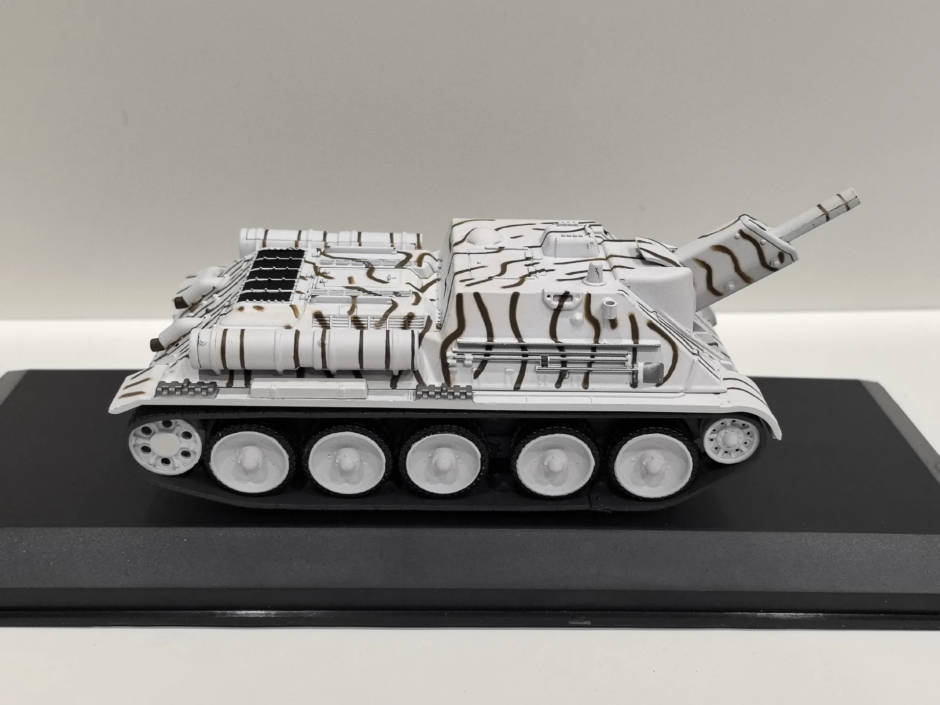 Diecast IXO 1/43 SU 122 1943 Tank Model 5 Diecast IXO 1/43 SU 122 1943 Tank Model - Image 5