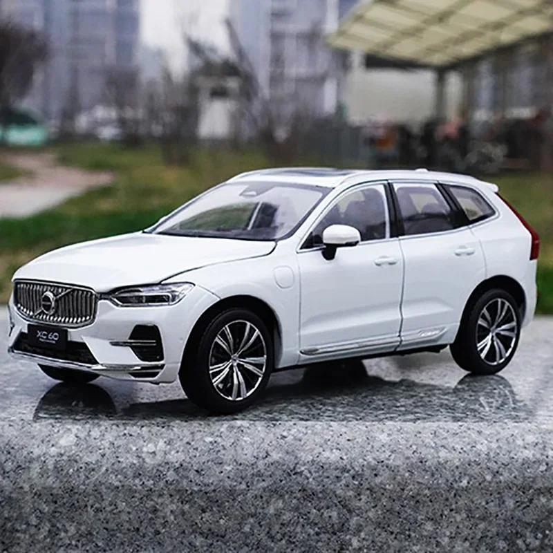 1/18 Scale White XC60 2022 Diecast Model 7 1/18 Scale White XC60 2022 Diecast Model - Image 7
