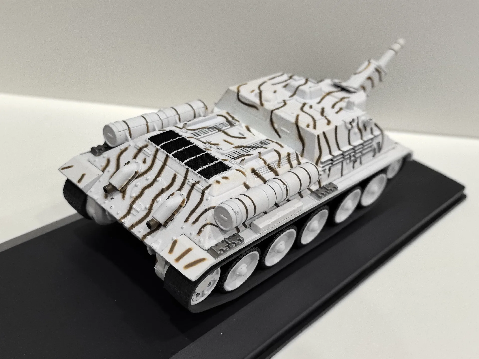 Diecast IXO 1/43 SU 122 1943 Tank Model 4 Diecast IXO 1/43 SU 122 1943 Tank Model - Image 4