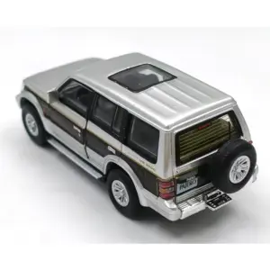 Diecast 1:64 Pajero Off-Road Car Model 15 S93ed788d78d6488998e47d1ffff56e0dk