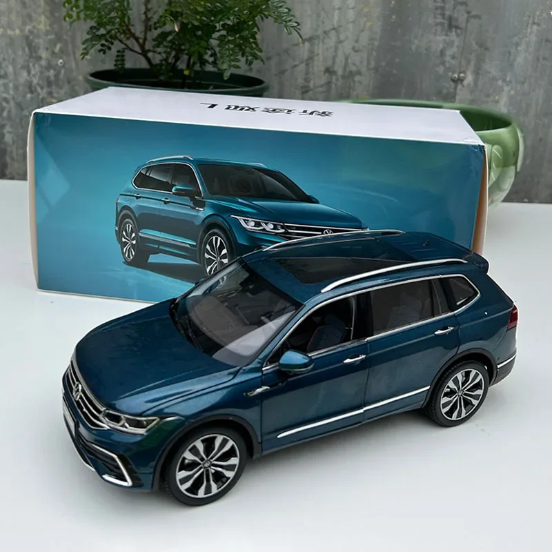 1:18 Diecast TIGUAN L SUV Model in White 2 1:18 Diecast TIGUAN L SUV Model in White - Image 2