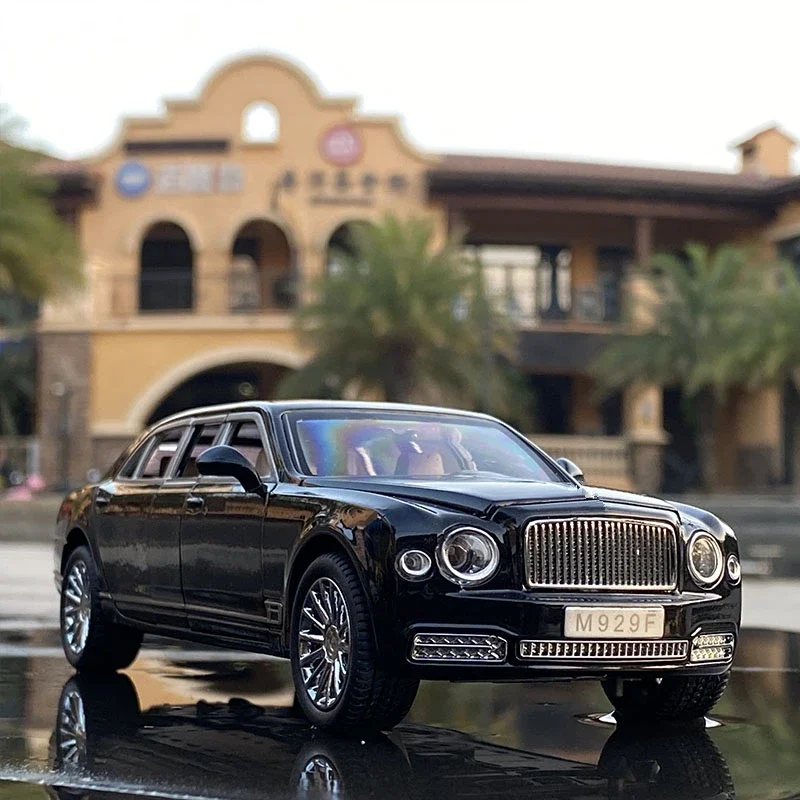 1:24 Mulsanne Diecast Model Dark Green Luxury Car 7 1:24 Mulsanne Diecast Model Dark Green Luxury Car - Image 7