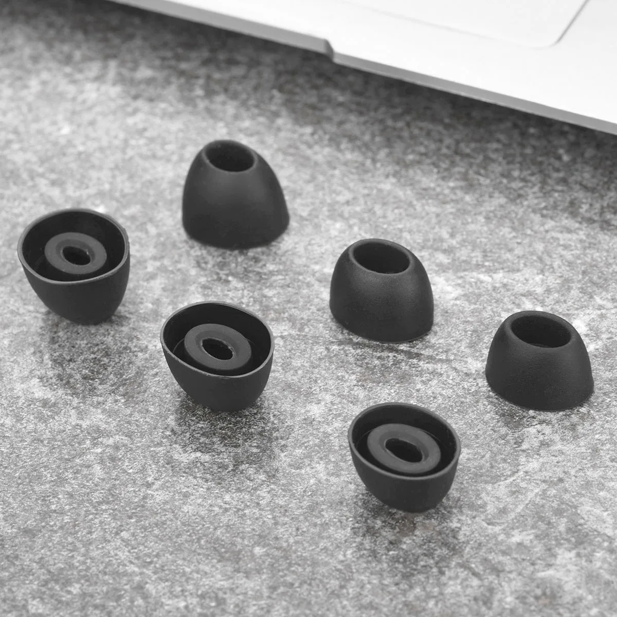 Silicone Ear Tips Set for Bluetooth Earphones 5 Silicone Ear Tips Set for Bluetooth Earphones - Image 5