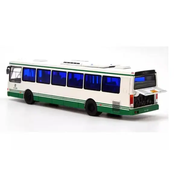 1:64 Scale Shanghai No. 71 Diecast Bus Model - Image 4