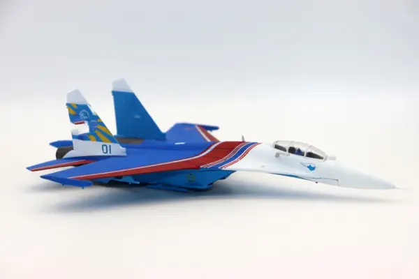1:100 Scale Su-27 Flanker Fighter Jet Model - Image 3