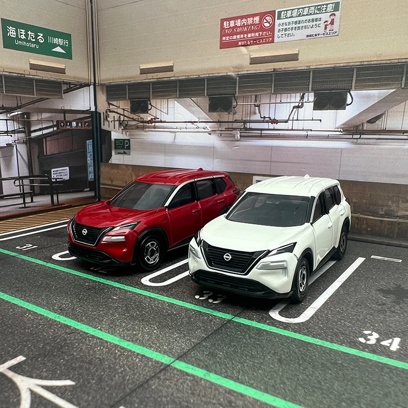 TOMY Nissan X-Trail SUV Diecast Model Car 2 TOMY Nissan X-Trail SUV Diecast Model Car - Image 2