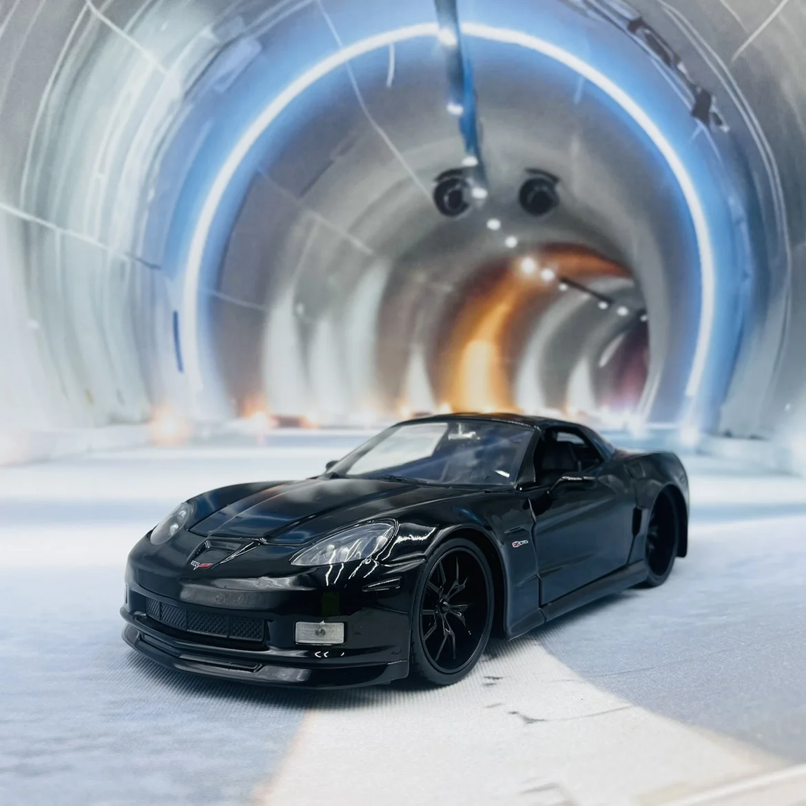 2006 Corvette Z06 1:24 Scale Diecast Model 3 2006 Corvette Z06 1:24 Scale Diecast Model - Image 3