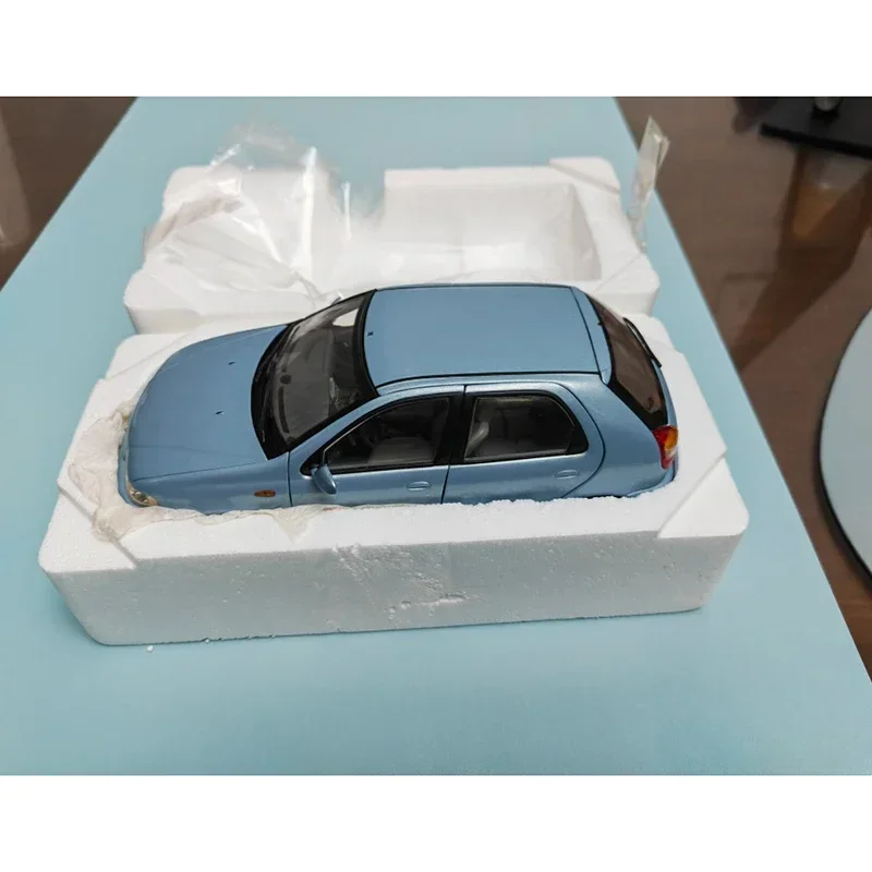 Fiat Palio 1:18 Die-cast Metal Model Car 6 Fiat Palio 1:18 Die-cast Metal Model Car - Image 6