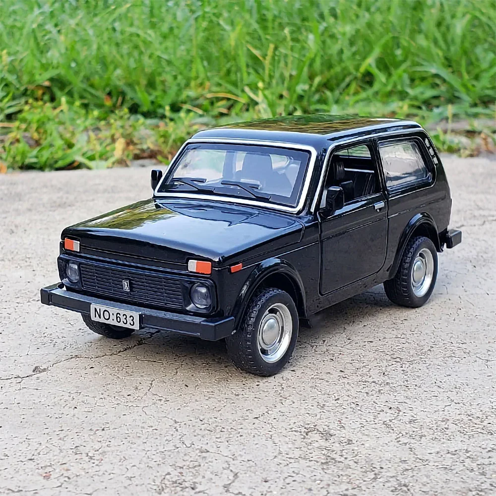 1:32 Scale Lada Niva VAZ-2121 Diecast Model 2 1:32 Scale Lada Niva VAZ-2121 Diecast Model - Image 2