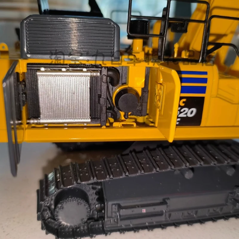 1:43 KOMATSU PC520LC-11M0 & PC200-8 Excavator Model 2 1:43 KOMATSU PC520LC-11M0 & PC200-8 Excavator Model - Image 2
