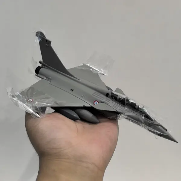 Diecast 1/72 Scale Dassault Rafale B Model - Image 4
