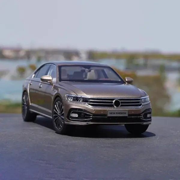Diecast Model 2021 New Phideon 1:18 Scale - Image 2