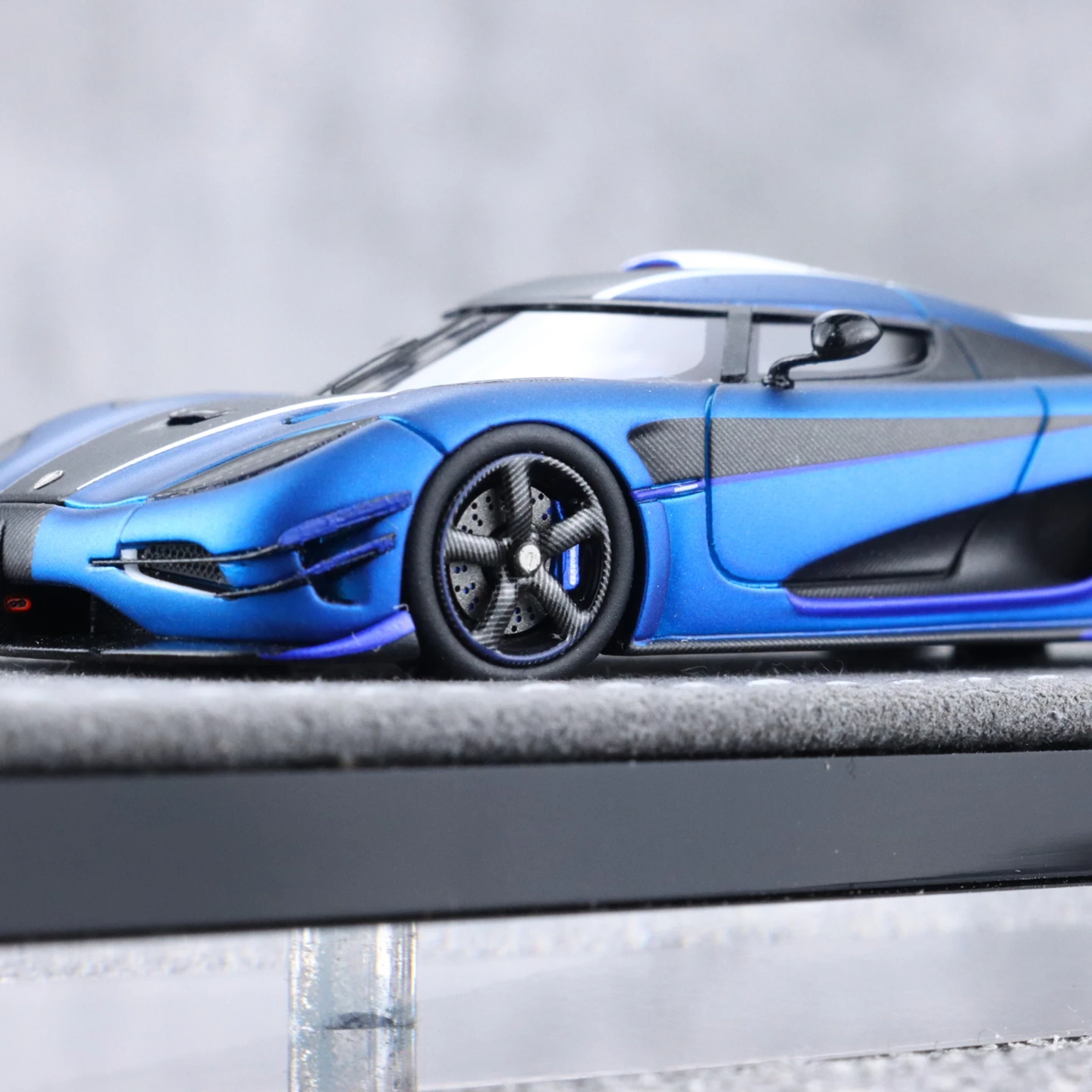 1:64 Koenigsegg One:1 Model by TOMICA 12 1:64 Koenigsegg One:1 Model by TOMICA - Image 12