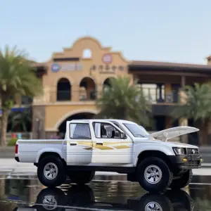 1:32 Scale Olive Green Toyota Hilux Model 11 S9d1e0923526740d3a0662a986be4a2f4T 1