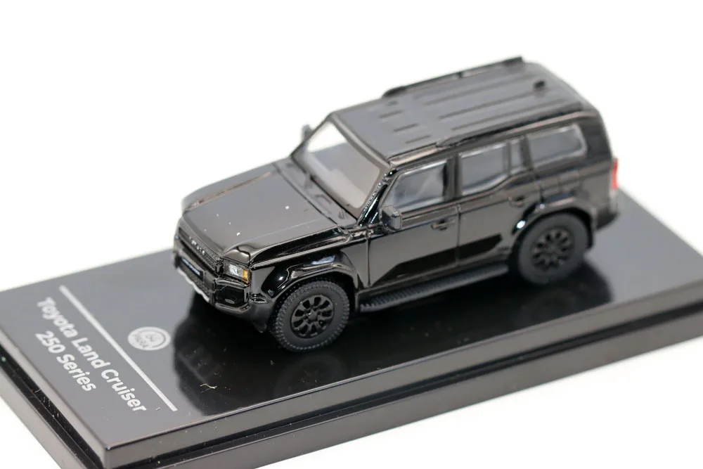 Toyota Land Cruiser Prado LC250 1:64 Diecast Model 7 Toyota Land Cruiser Prado LC250 1:64 Diecast Model - Image 7