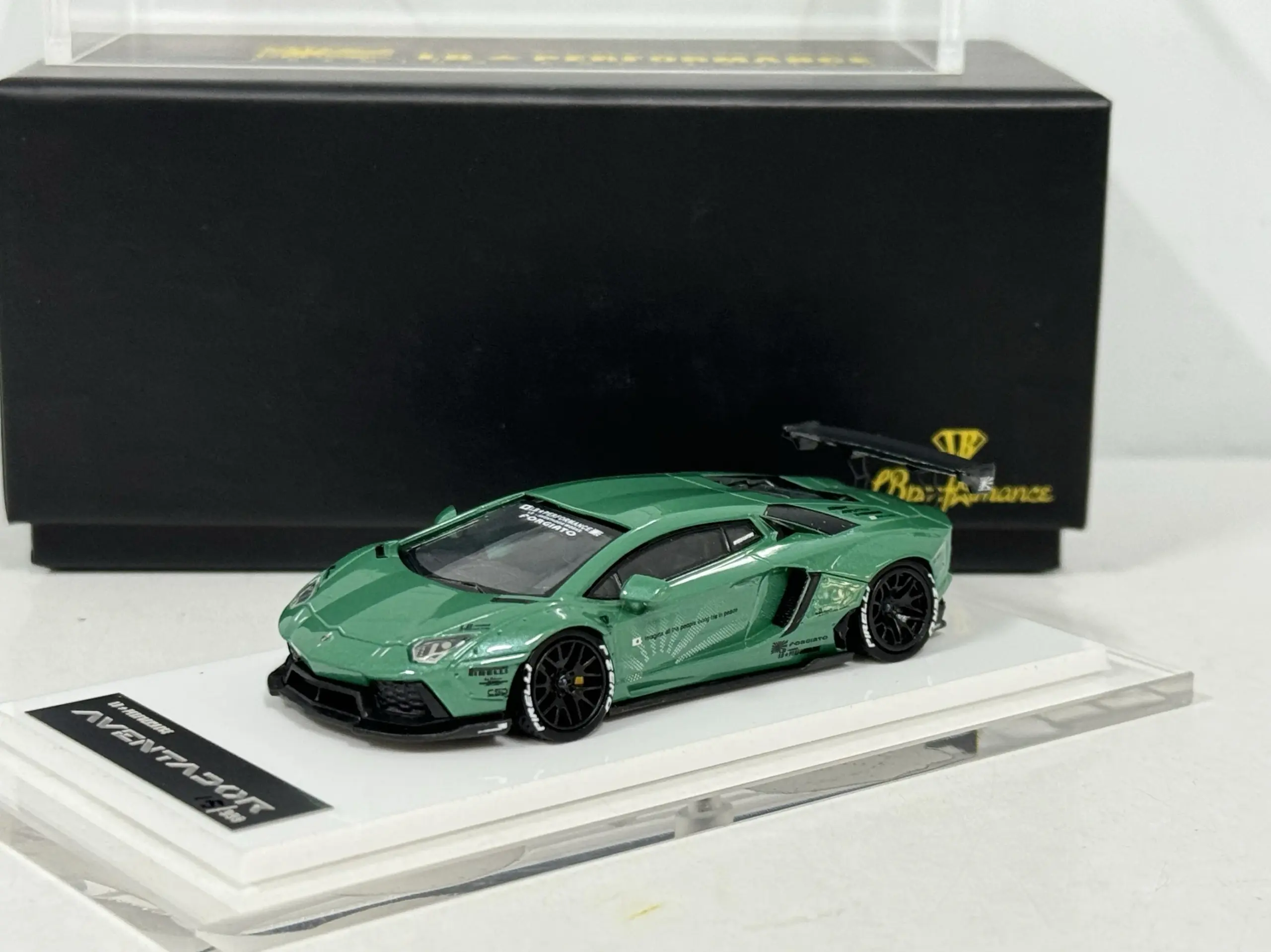 Lamborghini LP700 Aventador 1:64 Diecast Model 10 Lamborghini LP700 Aventador 1:64 Diecast Model - Image 10