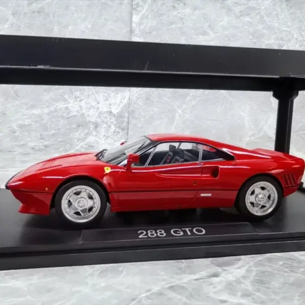 Ferrari 288 GTO 1:18 Scale Diecast Model - Image 4