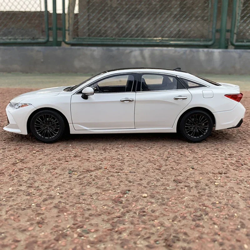 Faw Toyota Asia Dragon 1:18 Die-Cast Model 3 Faw Toyota Asia Dragon 1:18 Die-Cast Model - Image 3