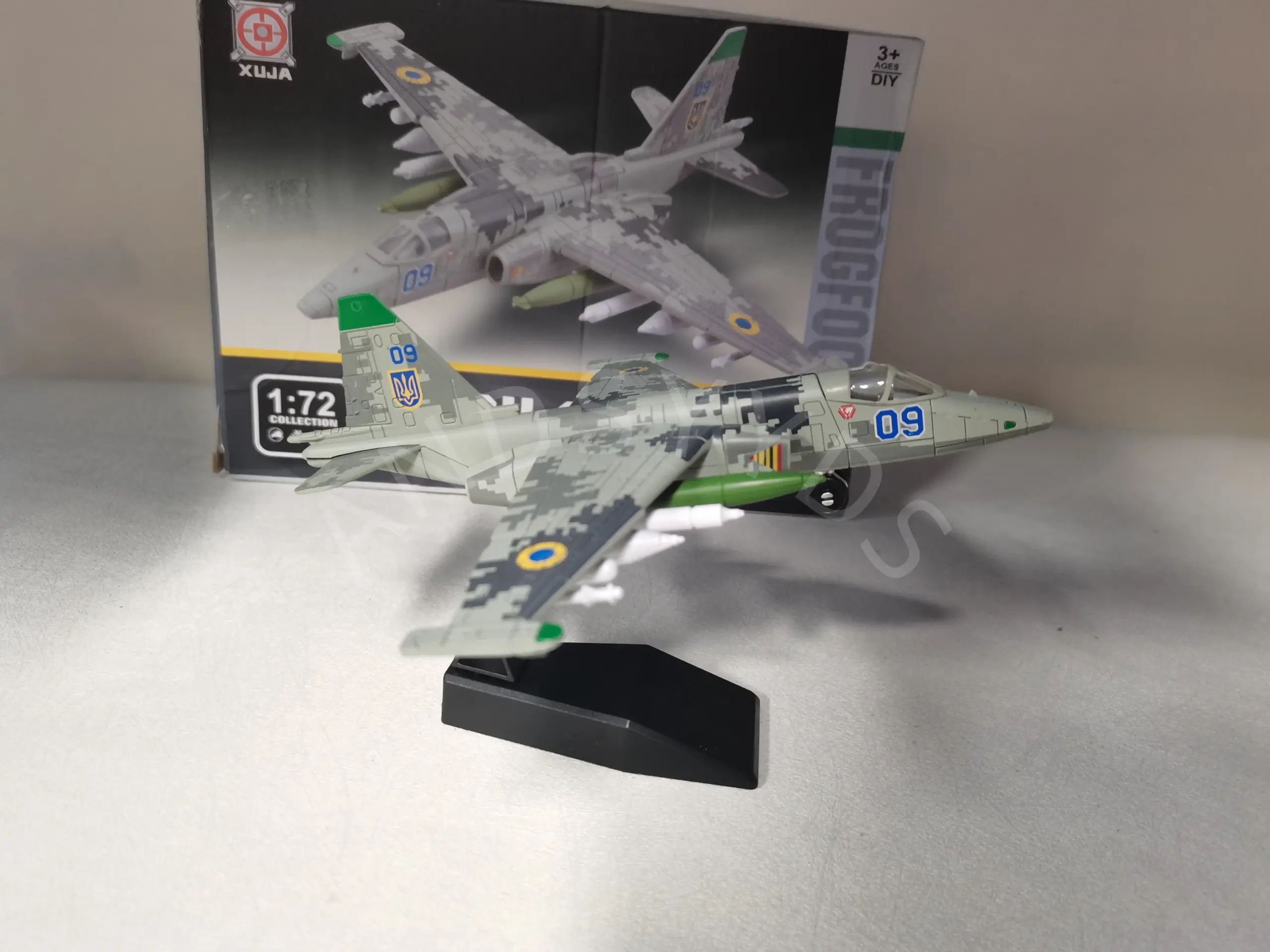 1:72 Scale SU-25 Fighter Model Kit 6 1:72 Scale SU-25 Fighter Model Kit - Image 6