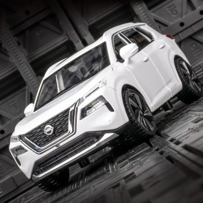 1:32 Scale Nissan X-Trail SUV Diecast Model 4 1:32 Scale Nissan X-Trail SUV Diecast Model - Image 4