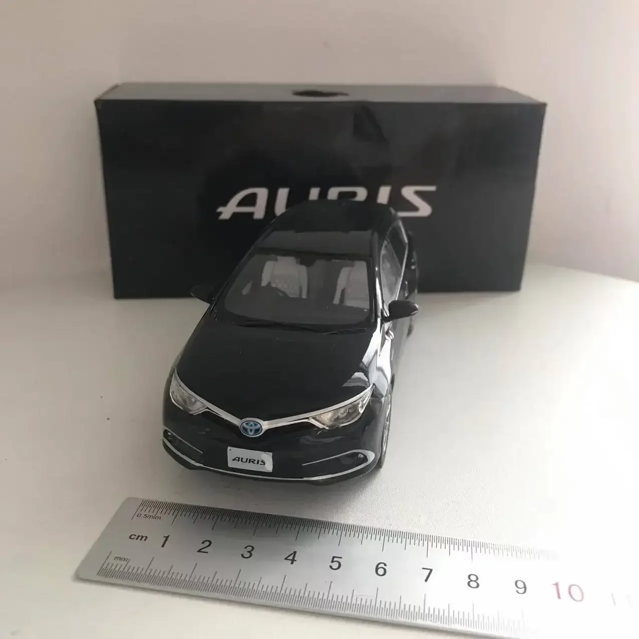 1/30 Scale Toyota Auris Diecast Model Collectible 2 1/30 Scale Toyota Auris Diecast Model Collectible - Image 2