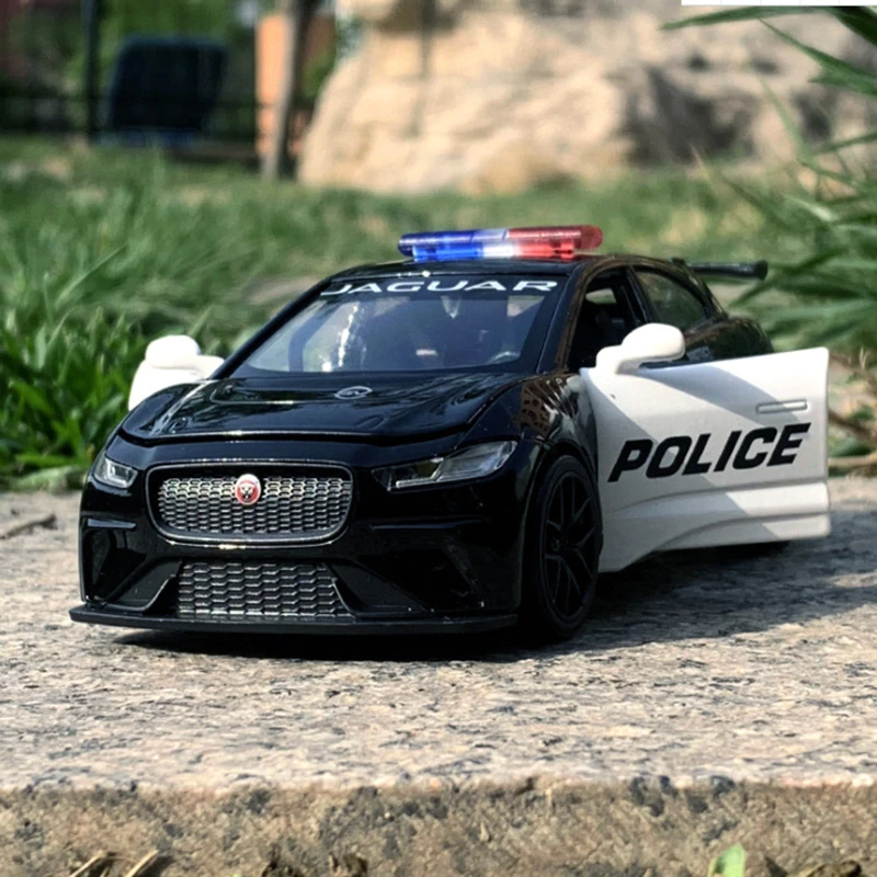 1:32 Jaguar I PACE Police Diecast Model Car 4 1:32 Jaguar I PACE Police Diecast Model Car - Image 4