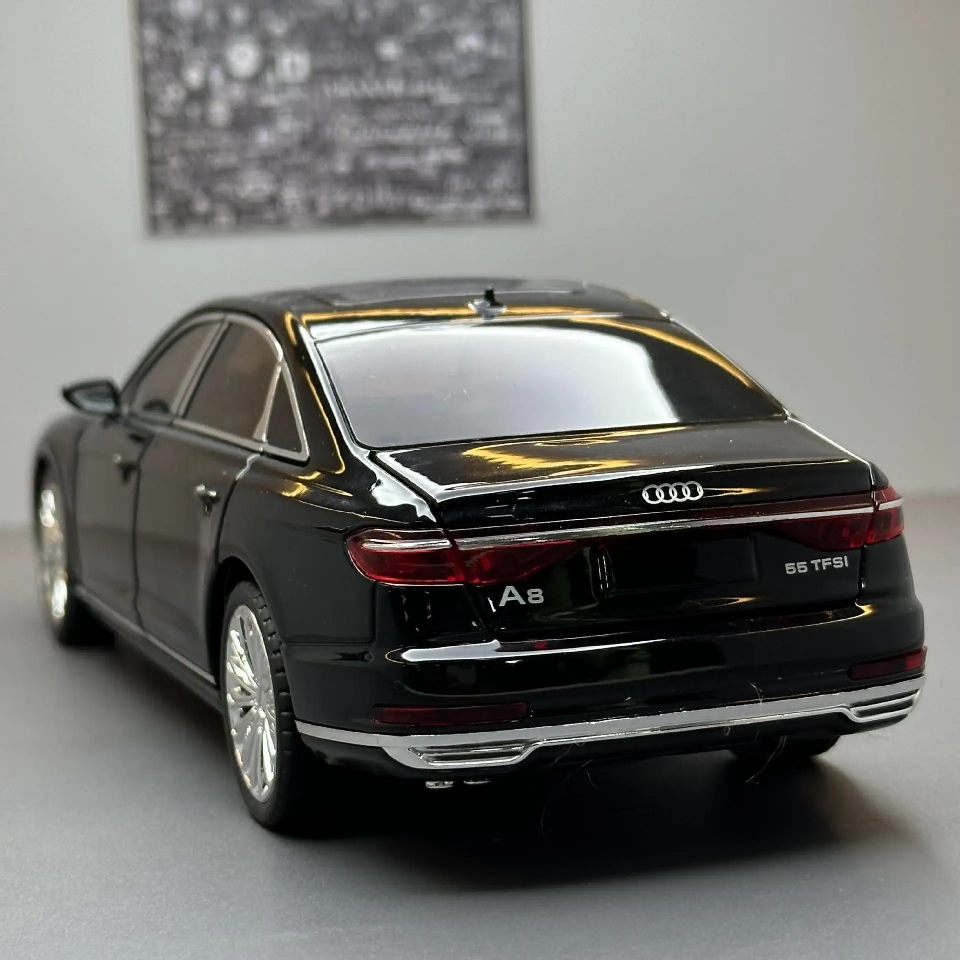 AUDI A8 1:24 Scale Diecast Model Car 2 AUDI A8 1:24 Scale Diecast Model Car - Image 2