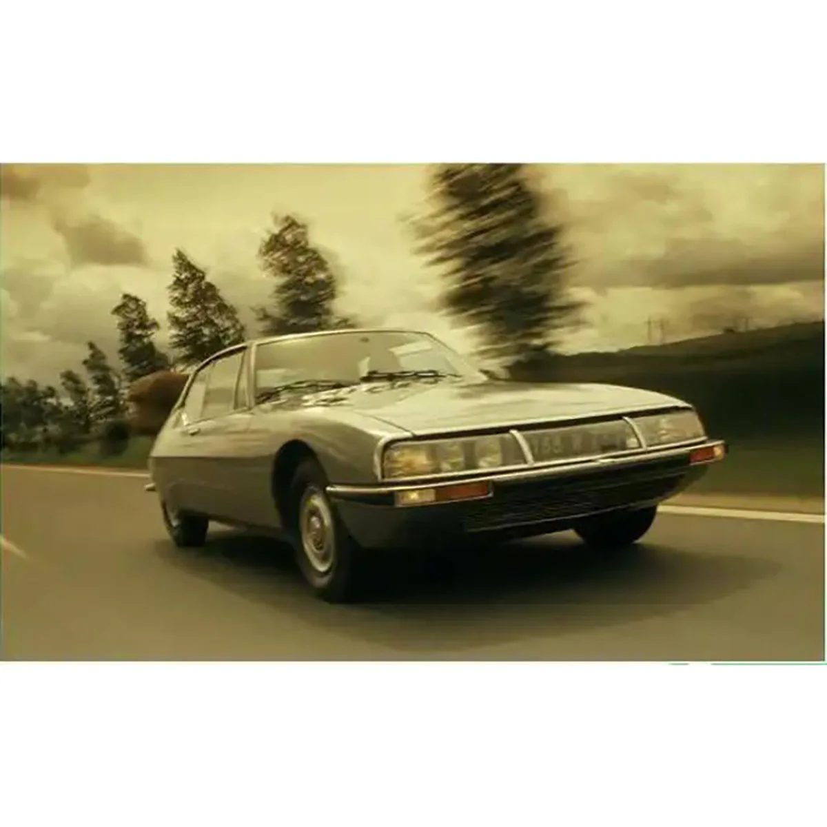 Die-cast Citro SM 1970 Rare White 1:12 Scale Alloy Classic Car Model Souvenir Large Sedan Ornament Collection Hobby Holiday Gift 5 Die-cast Citro SM 1970 Rare White 1:12 Scale Alloy Classic Car Model Souvenir Large Sedan Ornament Collection Hobby Holiday Gift - Image 5