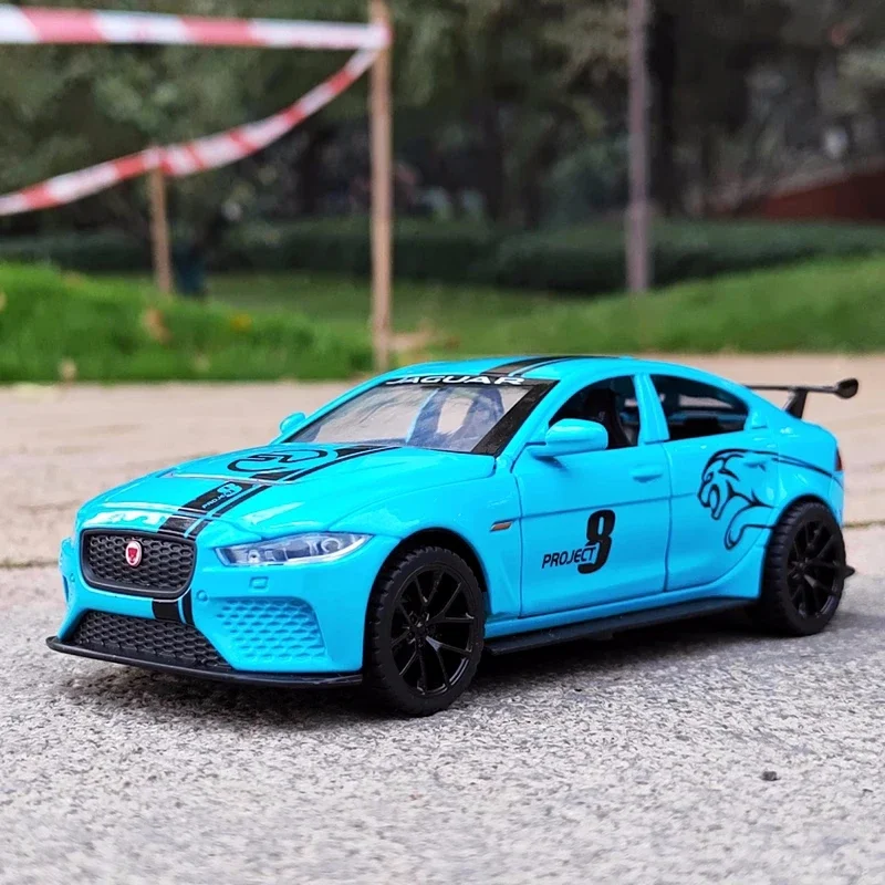 1:32 Scale Black Jaguar Sports Car Model 2 1:32 Scale Black Jaguar Sports Car Model - Image 2