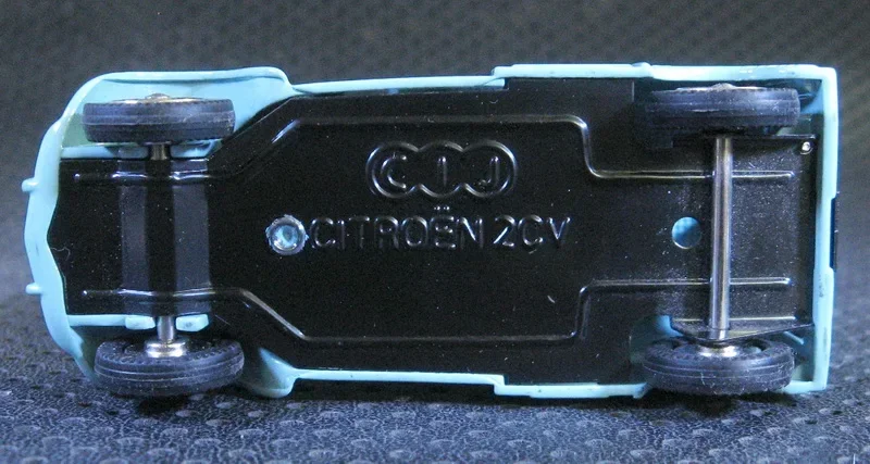 DAN TOYS 1:43 Citroen 2CV Diecast Model Car 4 DAN TOYS 1:43 Citroen 2CV Diecast Model Car - Image 4