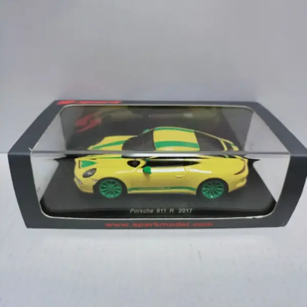 Spark 1/43 Scale Porsche 911 R Model Car - Image 5
