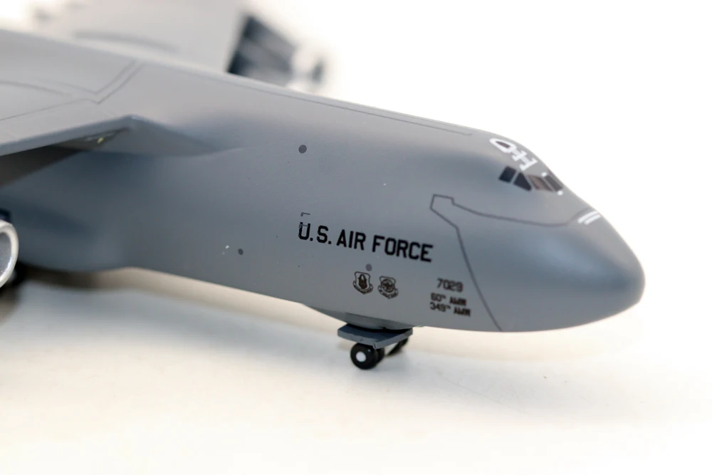 1/400 Scale Lockheed C-5 Galaxy Diecast Model 4 1/400 Scale Lockheed C-5 Galaxy Diecast Model - Image 4