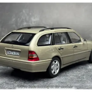 1/18 Scale Benz C-Class T-Model Diecast Model 35 Sb0d37c7760a64346b9c1cec0cff95650l