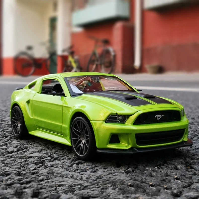 1:24 Scale Ford Mustang GT Street Racer Model 7 1:24 Scale Ford Mustang GT Street Racer Model - Image 7