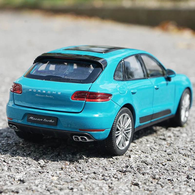 WELLY 1:24 Black Porsche Macan Diecast Model 4 WELLY 1:24 Black Porsche Macan Diecast Model - Image 4