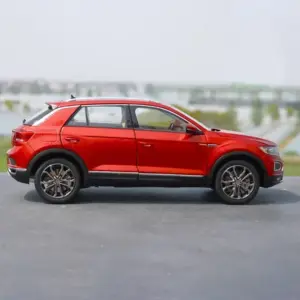 1:18 Scale Red Volkswagen T-ROC 280STI Model 9 Sb3a915acc3334e97ad7379e7327e381eK