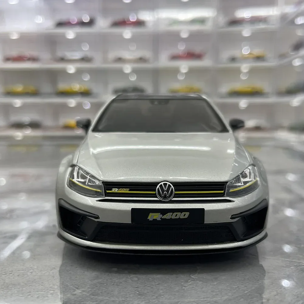 Volkswagen Golf 7 A7 R400 1:18 Scale Model 4 Volkswagen Golf 7 A7 R400 1:18 Scale Model - Image 4