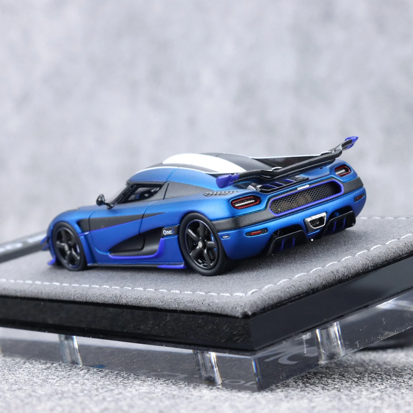1:64 Koenigsegg One:1 Model by TOMICA 10 1:64 Koenigsegg One:1 Model by TOMICA - Image 10