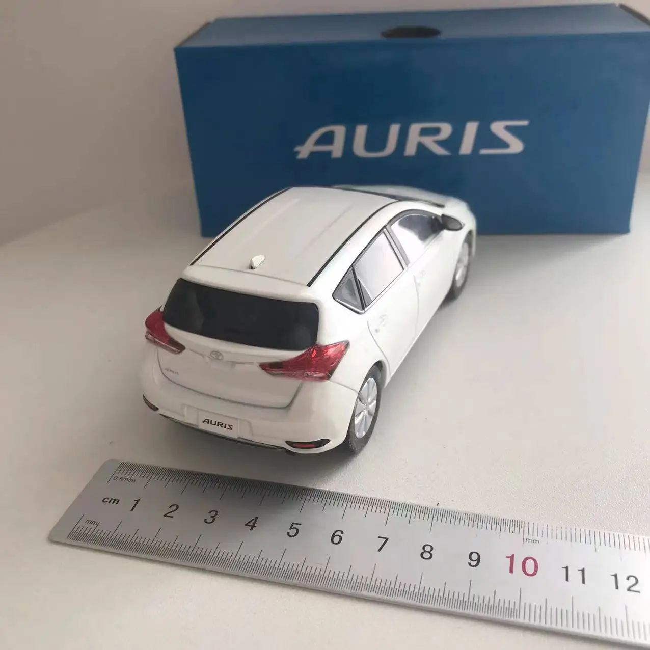 1/30 Scale Toyota Auris Diecast Model Collectible 34 1/30 Scale Toyota Auris Diecast Model Collectible - Image 34