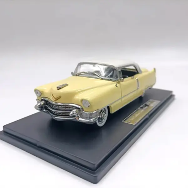 1:43 Scale Cadillac Coupe DeVille Alloy Model - Image 13