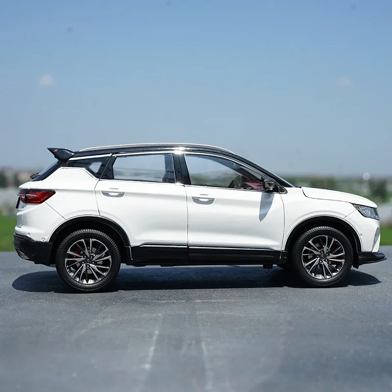 Geely Binyue 1:18 Scale Die-Cast Model Car 2 Geely Binyue 1:18 Scale Die-Cast Model Car - Image 2