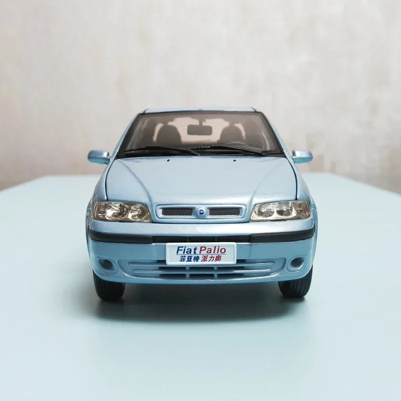 Fiat Palio 1:18 Die-cast Metal Model Car 5 Fiat Palio 1:18 Die-cast Metal Model Car - Image 5