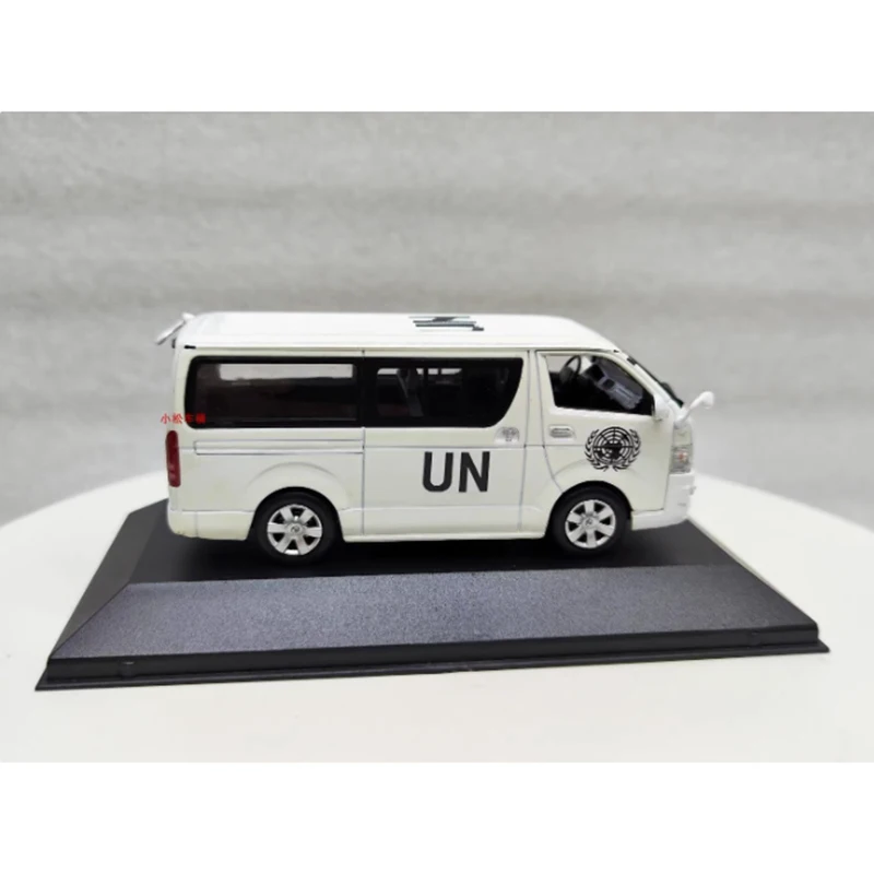 Toyota HIACE UN Van Diecast Model 1/43 Scale 2 Toyota HIACE UN Van Diecast Model 1/43 Scale - Image 2