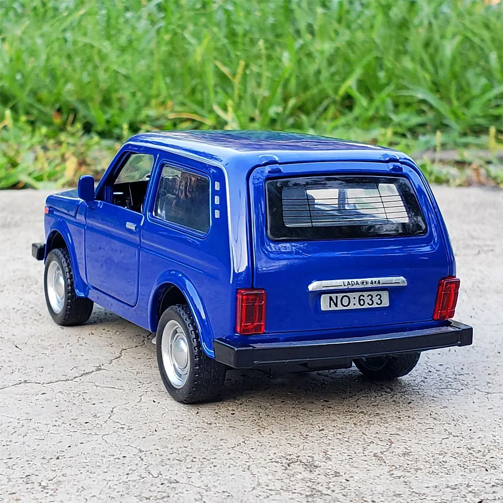 1:32 Scale Lada Niva VAZ-2121 Diecast Model 6 1:32 Scale Lada Niva VAZ-2121 Diecast Model - Image 6