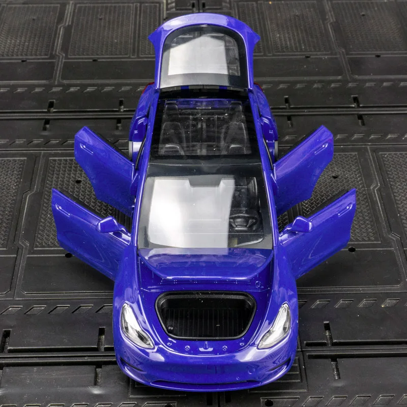 1:32 Scale Alloy Diecast Model Car White 5 1:32 Scale Alloy Diecast Model Car White - Image 5