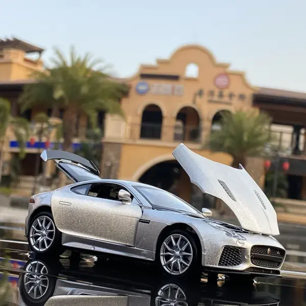 1:32 Pink Jaguar F-Type Coupe Alloy Model - Image 2