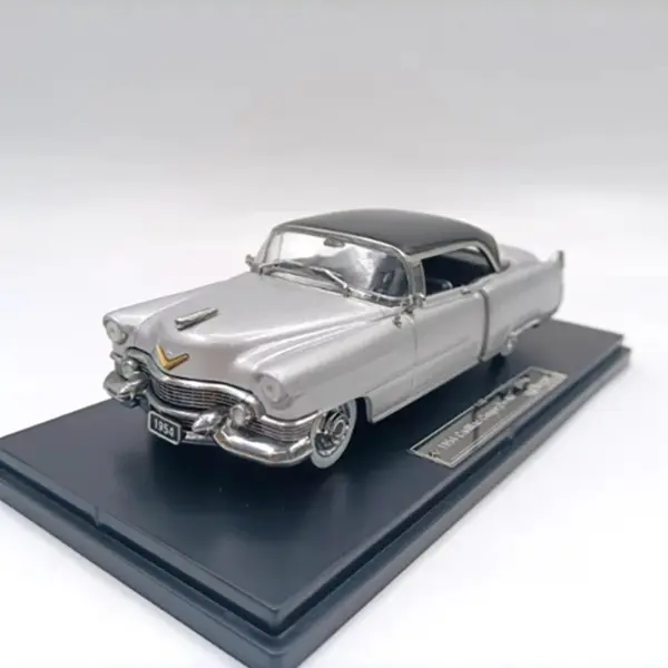 1:43 Scale Cadillac Coupe DeVille Alloy Model - Image 11