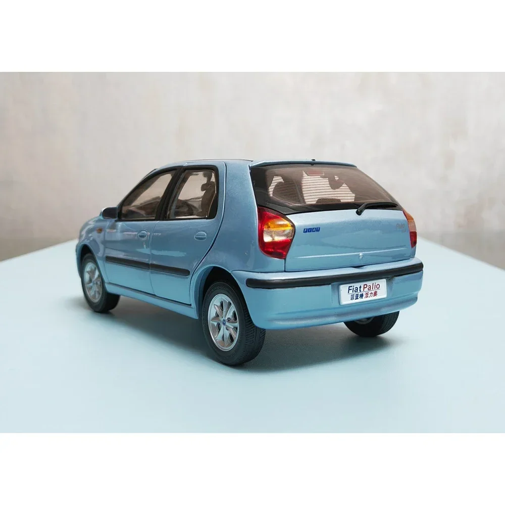 Fiat Palio 1:18 Die-cast Metal Model Car 3 Fiat Palio 1:18 Die-cast Metal Model Car - Image 3